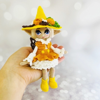 Goldie the Witch amigurumi pattern by Fluffy Tummy