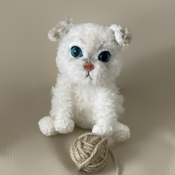 Scottish Fold White Kitten amigurumi pattern by CrochetThingsByB