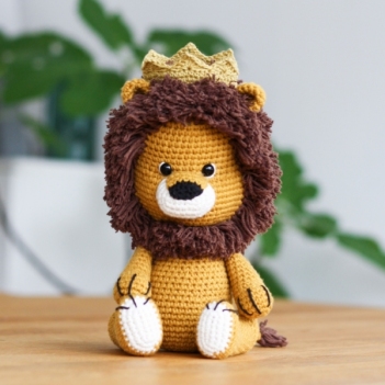 Leon King amigurumi pattern by Handmade by Halime