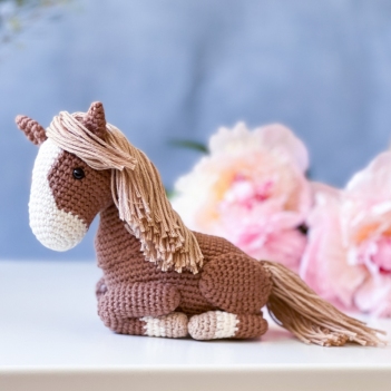 Nayla the horse amigurumi pattern by Handmade by Halime
