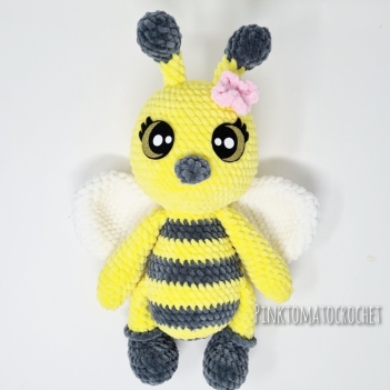 Bella Bee amigurumi pattern by Pinktomatocrochet