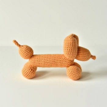Balloon Wiener Dog amigurumi pattern by The Flying Dutchman Crochet Design