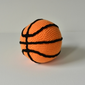 Basketball amigurumi pattern by The Flying Dutchman Crochet Design