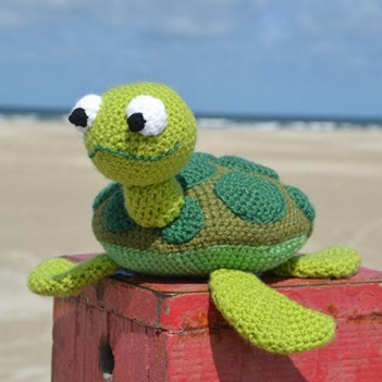 Sea Turtle amigurumi pattern by The Flying Dutchman Crochet Design