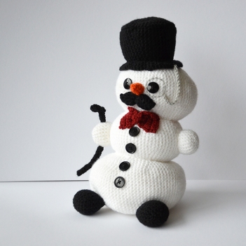 Snowman Like A Sir amigurumi pattern by The Flying Dutchman Crochet Design