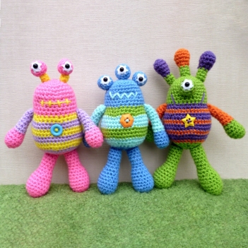 Bug Eyed Monsters amigurumi pattern by Janine Holmes at Moji-Moji Design