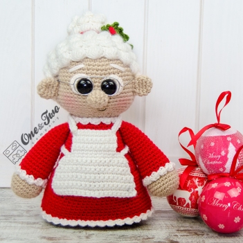 Mrs Claus  amigurumi pattern by One and Two Company