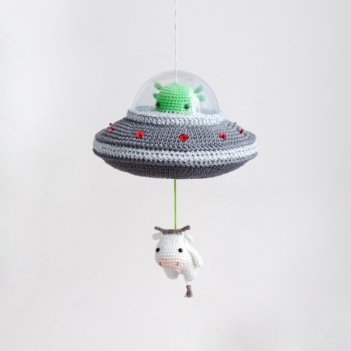 Flying Saucer Musical Toy amigurumi pattern by Lalylala