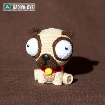 Pug Luis amigurumi pattern by AradiyaToys