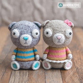 Scottish Fold Cats Luigi and Fiona amigurumi pattern by AradiyaToys