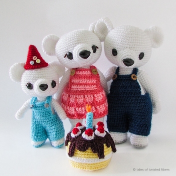 Mama Bear, Papa Bear & Baby Bear amigurumi pattern by Tales of Twisted Fibers