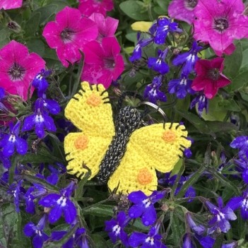 The brimstone butterfly keychain amigurumi pattern by MieksCreaties