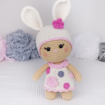 Lola the sweet Bunny (LittleFriends Collection) amigurumi pattern by DioneDesign