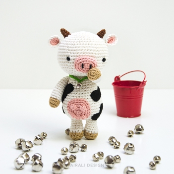 Mariella the Cow amigurumi pattern by airali design