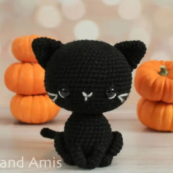 Cupcake the Kitty Cat amigurumi pattern