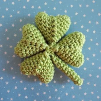 Four leaf clover amigurumi pattern