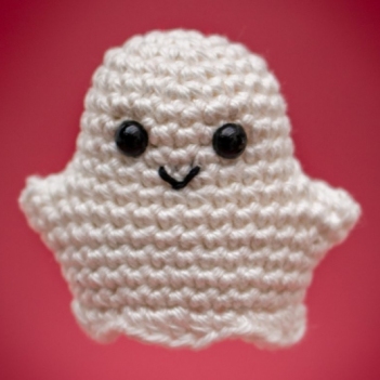 Gilbert the ghost amigurumi pattern