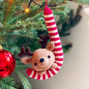 Reindeer on a candy cane Christmas ornament amigurumi pattern
