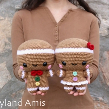 Sugar and Spice the Gingerbread Twins amigurumi pattern
