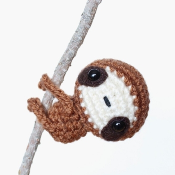 Zippy the baby sloth amigurumi pattern