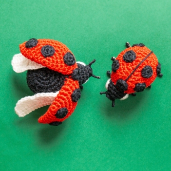 ladybug - closed and open wings amigurumi pattern