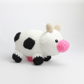 little cow amigurumi pattern