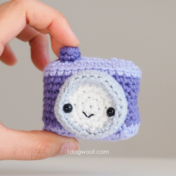 mini camera amigurumi pattern