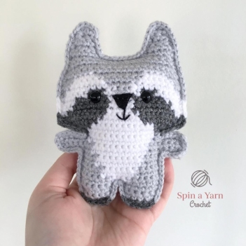 pocket raccoon amigurumi pattern