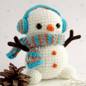snowman souvenir amigurumi pattern