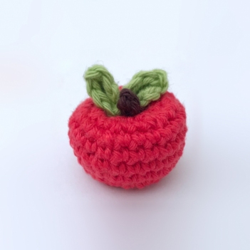 tiny apple amigurumi pattern