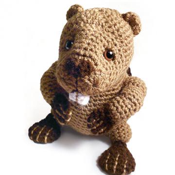 Benny the Beaver amigurumi pattern by Jessica Boyer (Crochetliens)