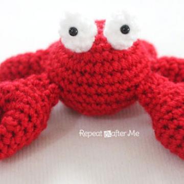 big claw crab amigurumi pattern