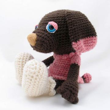 Brownie the dog amigurumi pattern by Emi Kanesada (Enna Design)