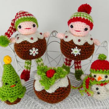 Christmas Pudding People amigurumi pattern by Janine Holmes at Moji-Moji Design
