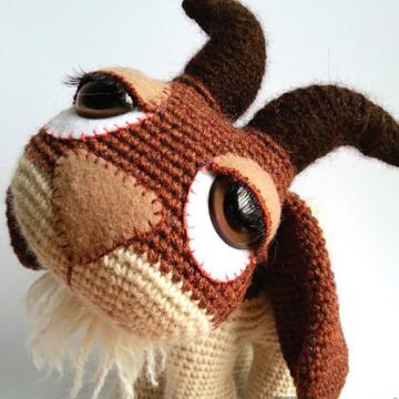 Hopscotch the Goat amigurumi pattern by Meraki Craft Inc. 
