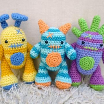 Mini Monsters amigurumi pattern by Janine Holmes at Moji-Moji Design