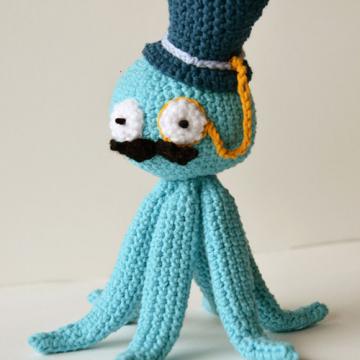Octopus like a Sir amigurumi pattern by The Flying Dutchman Crochet Design