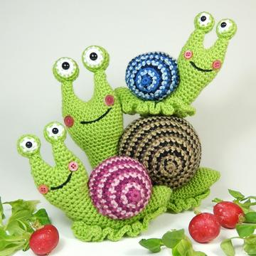 Shelley the snail amigurumi pattern by Janine Holmes at Moji-Moji Design