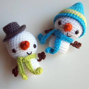 Smiley Snowmen amigurumi pattern by Ham and Eggs / Heather Jarmusz