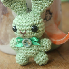 Tiny Bunny amigurumi by Happyamigurumi